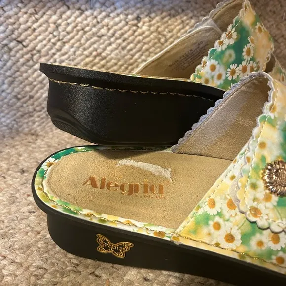 Alegria Sandra Genuine Leather Adjustable ComingUp Daises Floral Slide Sandals
