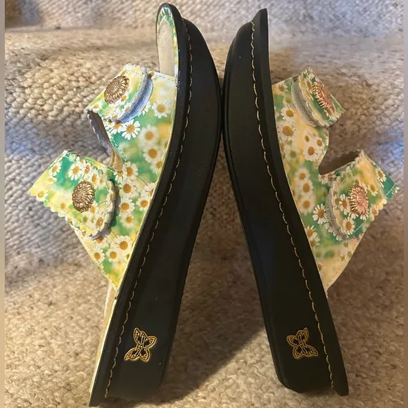 Alegria Sandra Genuine Leather Adjustable ComingUp Daises Floral Slide Sandals