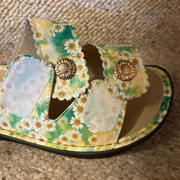 Alegria Sandra Genuine Leather Adjustable ComingUp Daises Floral Slide Sandals