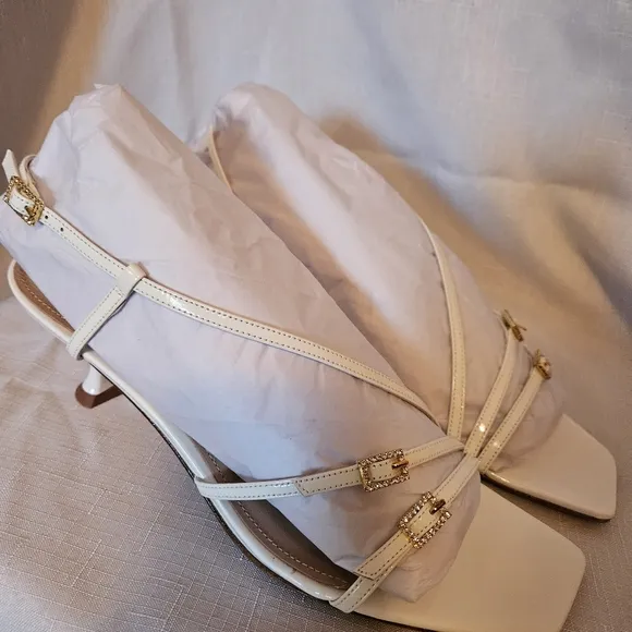 Anthropologie Lola Cruz Asymmetrical Strappy White Buckle Kitten Heels 40