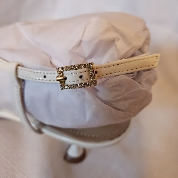 Anthropologie Lola Cruz Asymmetrical Strappy White Buckle Kitten Heels 40