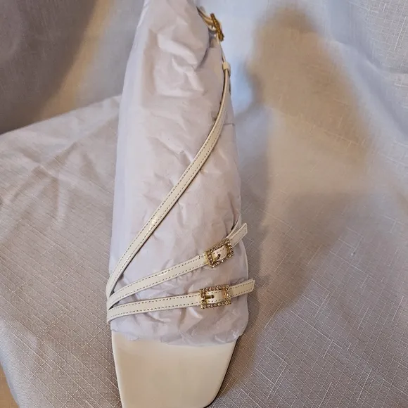 Anthropologie Lola Cruz Asymmetrical Strappy White Buckle Kitten Heels 40