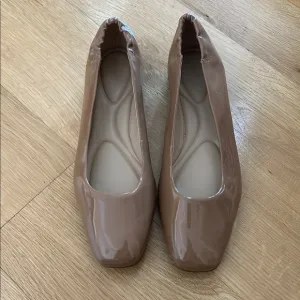 ANTONIO MELANI Tan Ballet Flats Square-Toe Design