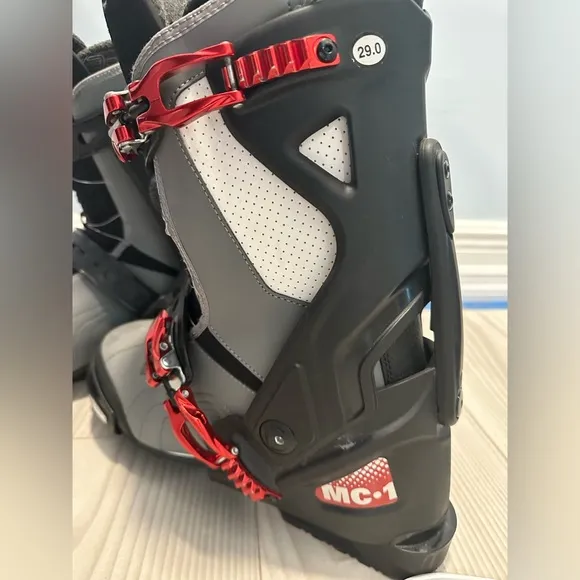 Apex MG-1 Black and Gray Snow Boots