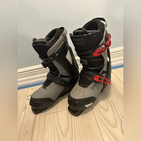 Apex MG-1 Black and Gray Snow Boots