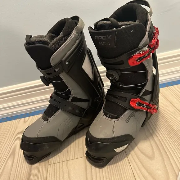Apex MG-1 Black and Gray Snow Boots