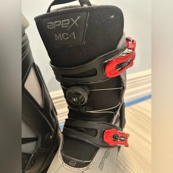 Apex MG-1 Black and Gray Snow Boots