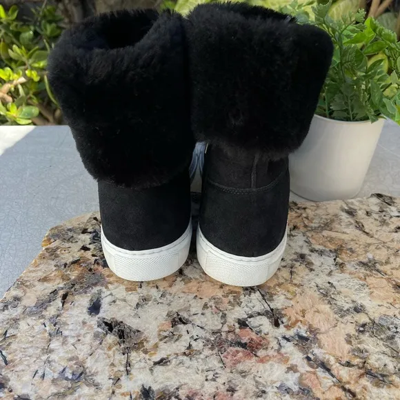 Aquatalia Women Valarie Black Suede Real Shearling Lined Boots size 6.5 new