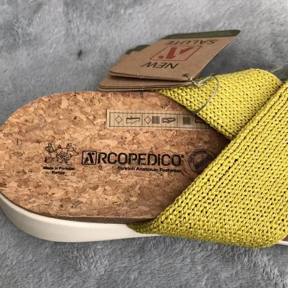 Arcopedico Pantanal Yellow Women’s Slip-On Sandals New  10-10.5