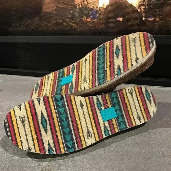 Ariat cruiser Aztec Arrow print rose gold slip on loafers moc toe suede upper