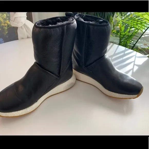 Australian Luxe booties size 6.5