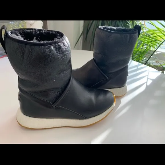 Australian Luxe booties size 6.5
