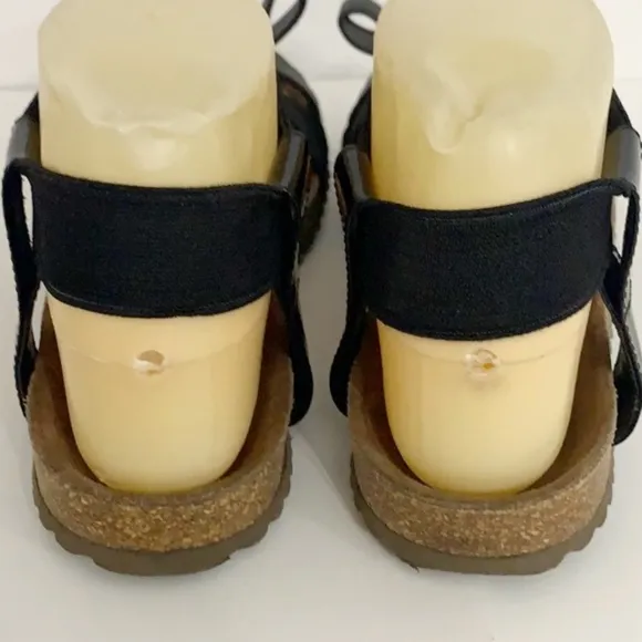 Authentic Bettye Muller black designer sandals Sz 6