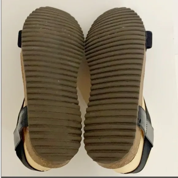 Authentic Bettye Muller black designer sandals Sz 6
