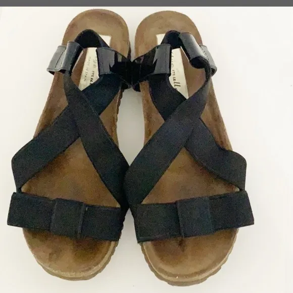 Authentic Bettye Muller black designer sandals Sz 6