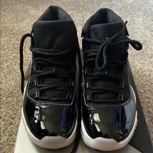 Authentic Jordan 11 Retro Jubilee 25th Anniversary sz 8M