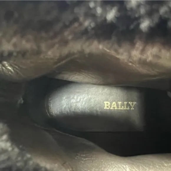 Bally brown suede leather fold over shearling lace up pom ankle boots size 7.5