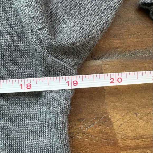 Banana Republic 100% Merino Wool Button Front Boyfriend Cardigan Womens Medium