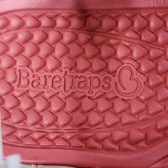BARETRAPS Wolfe Sandals Comfort Support Sporty Slip On Grip Soles NIB Size 8 M