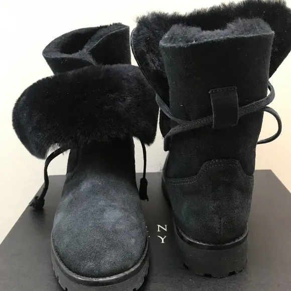 Barneys New York NWT Boots Faux Shearling Navy Suede.