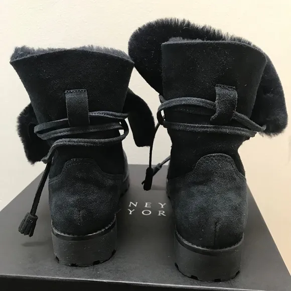 Barneys New York NWT Boots Faux Shearling Navy Suede.