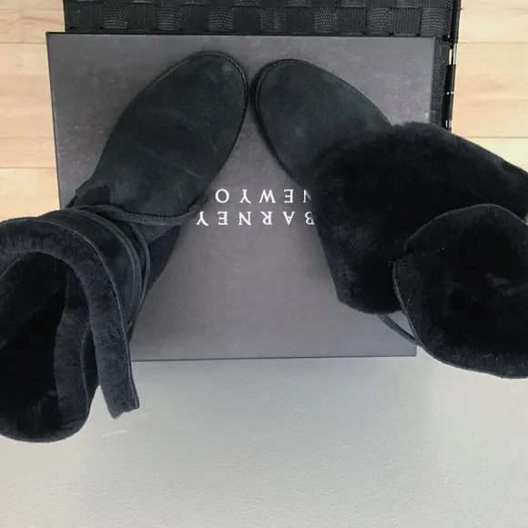 Barneys New York NWT Boots Faux Shearling Navy Suede.