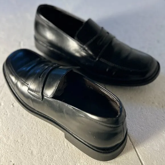 Bass SZ 10.5 Black leather modern penny loafers wardrobe formal career casual