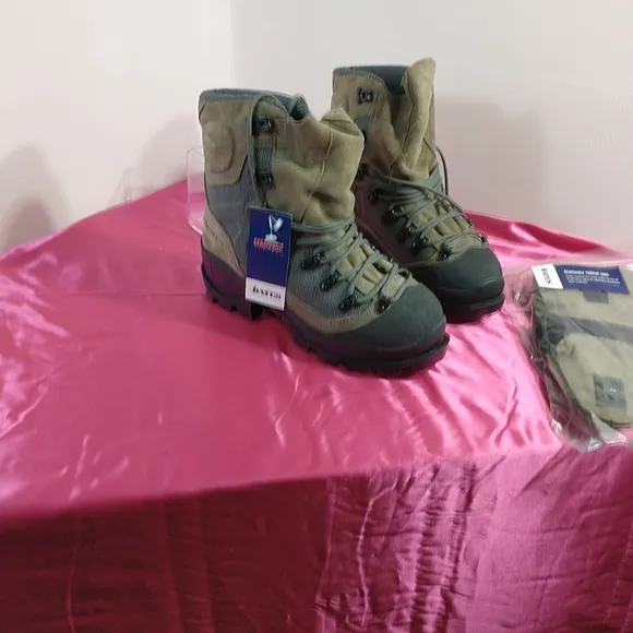 BATES MENS SZ 6R TORA BORA ALPINE HIKING BOOTS MODEL #E03600C