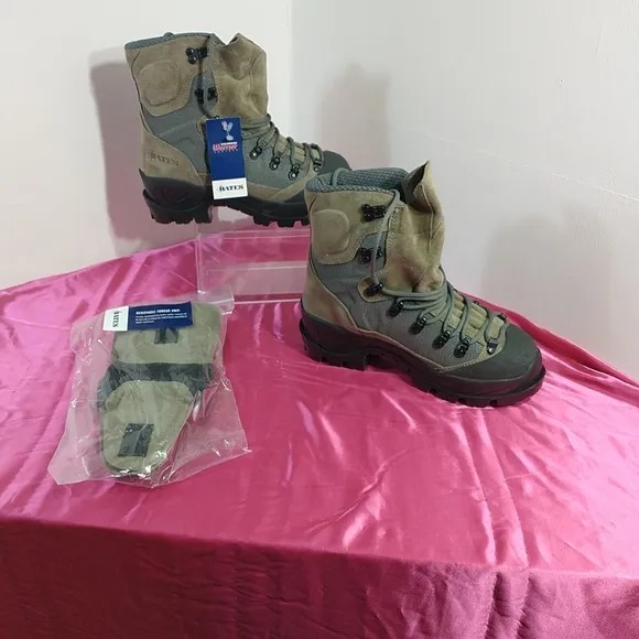 BATES MENS SZ 6R TORA BORA ALPINE HIKING BOOTS MODEL #E03600C