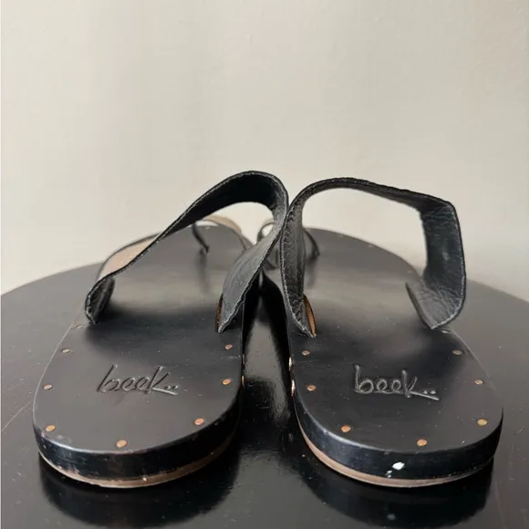 Beek Finch Toe Loop Sandals Bronze Black Leather Size 9