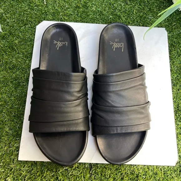 Beek Minla  slide sandals Black Leather size 10