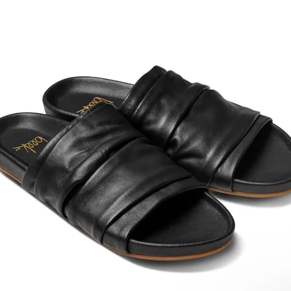Beek Minla  slide sandals Black Leather size 10