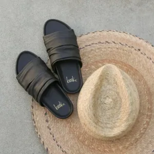 Beek Minla  slide sandals Black Leather size 10