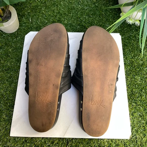 Beek Minla  slide sandals Black Leather size 10