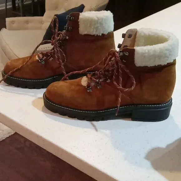 Bernardo Studio Dash boot in tobacco split  suede w shearling collar size 9 NWT