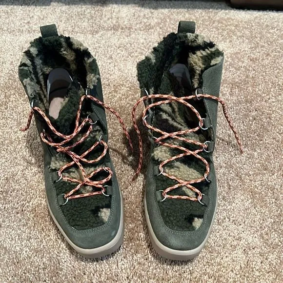 Bernardo Women’s Dana Boots green/camo
