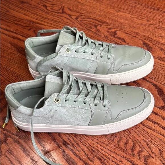 BILLIONS Greats Sneakers NWOT Size 9.5
