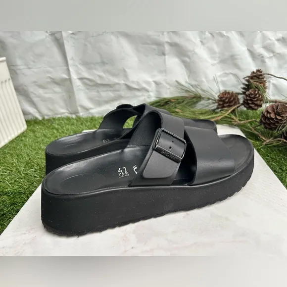 BIRKENSTOCK Almina /womenLeather - Black  size 41US  10-10.5 gently used