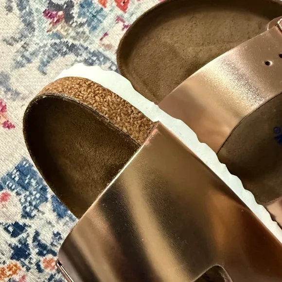Birkenstock Arizona Soft Footbed Leather Metallic Copper sandals Size 40 NWT