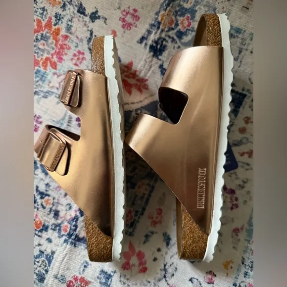 Birkenstock Arizona Soft Footbed Leather Metallic Copper sandals Size 40 NWT