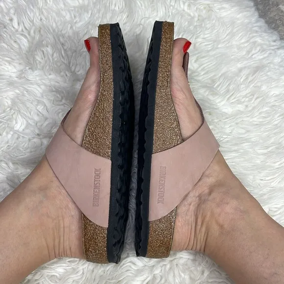 Birkenstock Gizeh big buckle sandals in pink nubuck leather