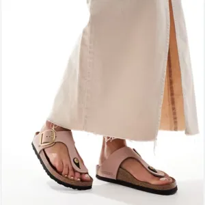 Birkenstock Gizeh big buckle sandals in pink nubuck leather