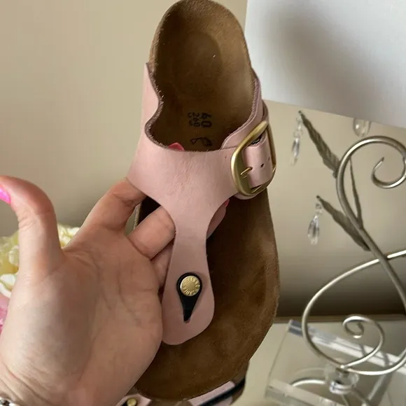Birkenstock Gizeh big buckle sandals in pink nubuck leather