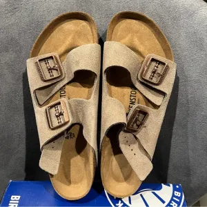 Birkenstock Men’s Arizona Sandals Suede Leather Taupe Size 10 US Men
