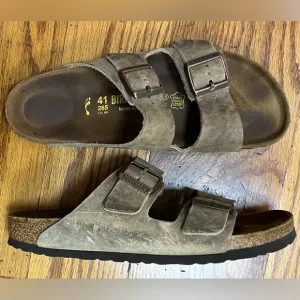 Birkenstock Sandals Distressed, Brown