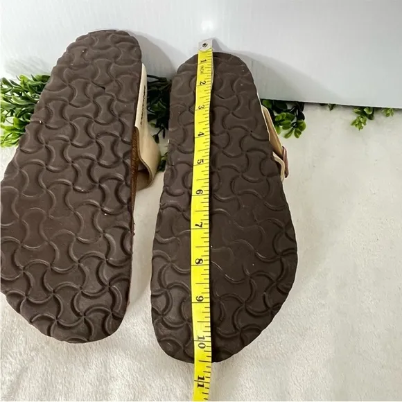 Birkenstock Women's Sandals in Cream Sz 39/ 8