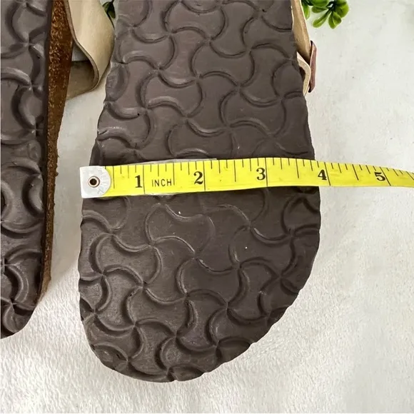 Birkenstock Women's Sandals in Cream Sz 39/ 8