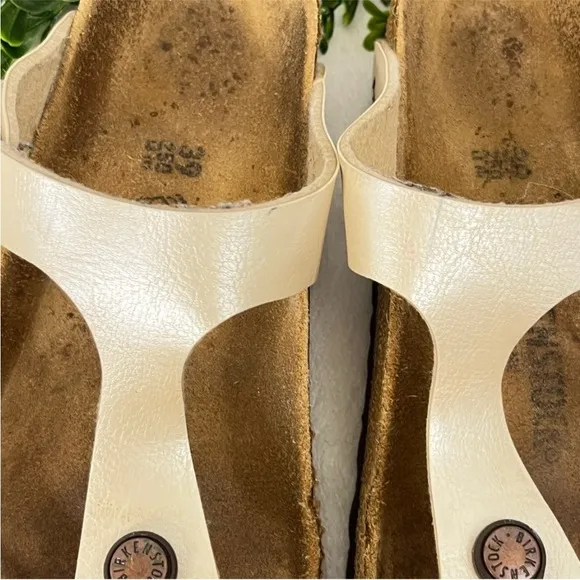 Birkenstock Women's Sandals in Cream Sz 39/ 8