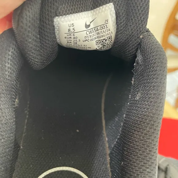 Black and White Nike air max sc 8/5 just worn twice