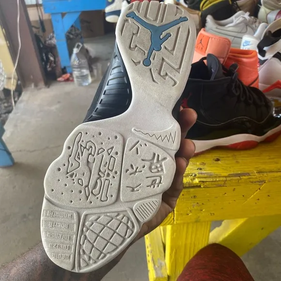 Black and White Sneakers Retro 9 Nike Air Jordan